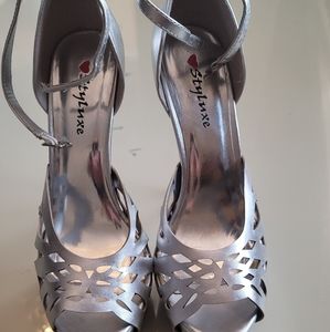 STYLUXE HEELS